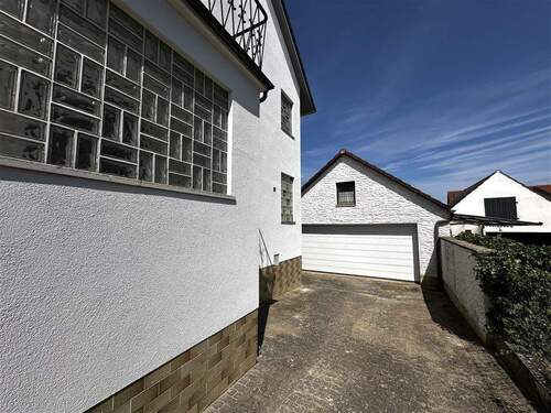 Zufahrt Doppelgarage - 