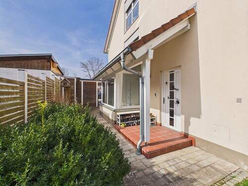 Eingang - 5 Zimmer Doppelhaushälfte in Eching / Hofham