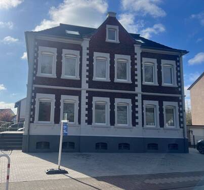 Außenansicht - Kernsanierte Dachgeschosswohnung in Top Lage !