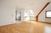 WOHN- / ESSBEREICH - 2 Zimmer Etagenwohnung zur Miete in Pfungstadt