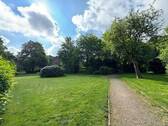Park hinter dem Haus - 