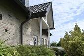 Hauseingang seitlich - 