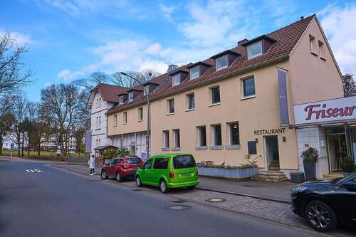 Straßenansicht (versetzt) - 