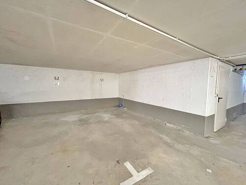 Tiefgaragenstellplatz - 