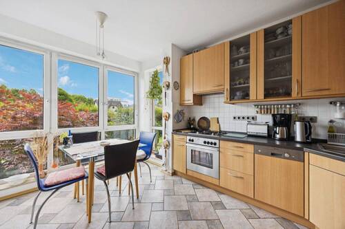 Einbauküche im Erdgeschoss Haupthaus - Einfamilienhaus mit 222,00 m&sup2; in Berlin zum Kaufen