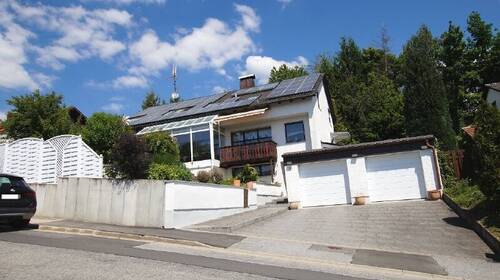 Ansicht - Großzügiges Einfamilienhaus mit schönem Gartengrundstück