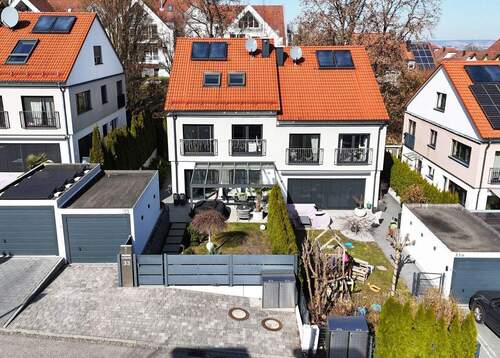 Vorderansicht - 6 Zimmer Doppelhaushälfte zum Kaufen in Landshut