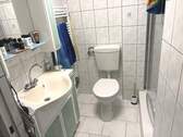 Bad mit Dusche - 