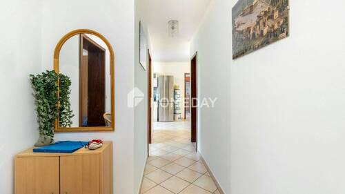 Flur 1 - Etagenwohnung mit 77,00 m&sup2; in Obertshausen zum Kaufen