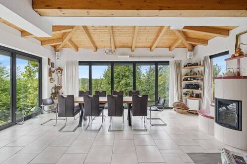 Wohnzimmer und Wintergarten - 7 Zimmer Einfamilienhaus in Hennickendorf