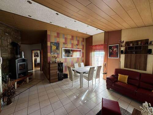 Wohnraum - Etagenwohnung mit 81,60 m&sup2; in Trierweiler zum Kaufen