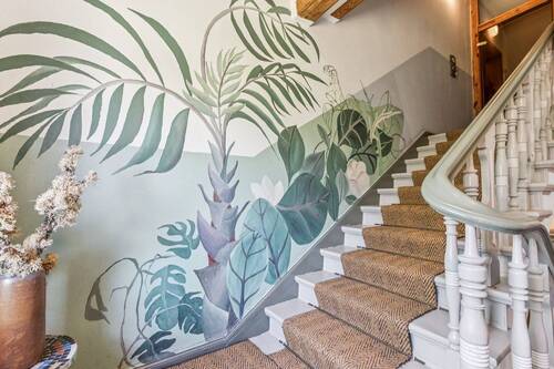 Treppenaufgang ins 2. OG - Etagenwohnung mit 177,00 m&sup2; in Berlin zum Kaufen