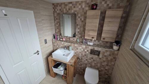WC/Spiegel/Waschbecken - 