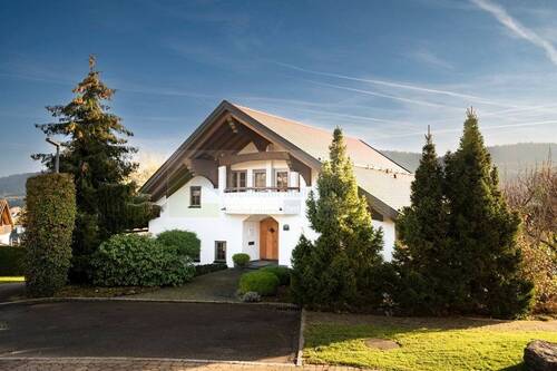 Elegantes Landhaus in traumhafter Höhenlage - 7 Zimmer Einfamilienhaus zum Kaufen in Wehingen