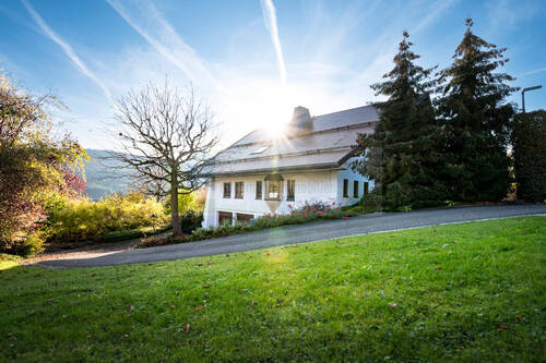 Harmonische Architektur im modernen Landhausstil - 7 Zimmer Einfamilienhaus in Wehingen