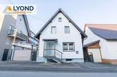 Hausansicht - Dieses Einfamilienhaus in Deißlingen sucht Sie als neuen Eigentümer!