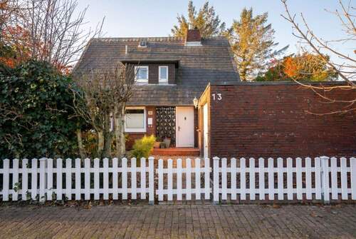 Außenansicht - Zweifamilienhaus mit Heidenpanorama in Wenningstedt