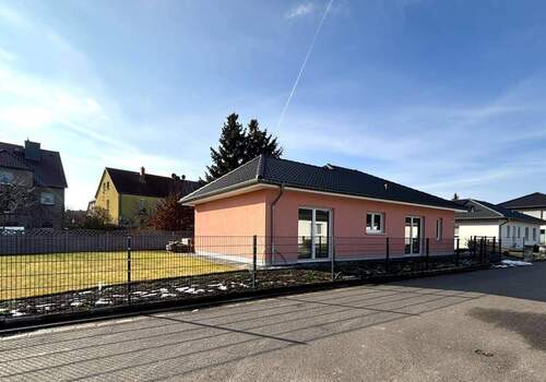 Objektvorderseite - Einfamilienhaus mit 124,60 m&sup2; in Bitterfeld-Wolfen zum Kaufen