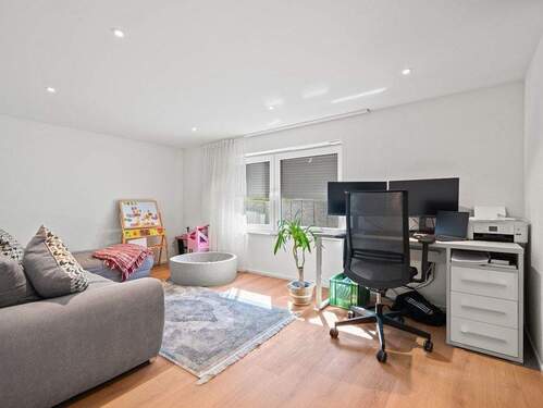 helles Zimmer im Untergeschoss - 