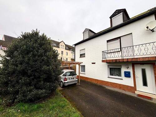 Außenansicht mit Carport - LEIWEN - zwischen Schweich und Bernkastel-Kues - Einfamilienhaus mit Terrasse ideal für eine junge Familie