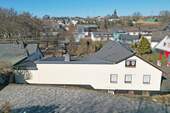 Luftbild - 9 Zimmer Einfamilienhaus zum Kaufen in Teuschnitz
