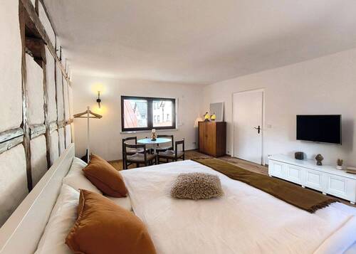 Wohn/Schlafzimmer OG - 2 Zimmer Doppelhaushälfte zum Kaufen in Schmitten Oberreifenberg