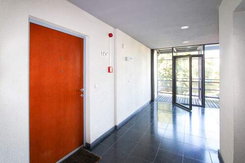 Wohnungseingang - 3 Zimmer Etagenwohnung zum Kaufen in Dresden