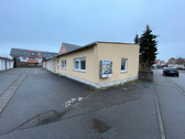 Hausansicht.jpeg - Vielseitig nutzbare Gewerbefläche in ruhiger Lage