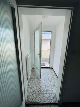 Flur.png - Büro zur Miete in Neutraubling