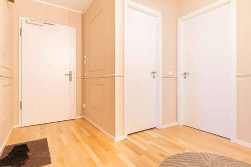 Diele Ans. 1 - 4 Zimmer Etagenwohnung in Schönefeld