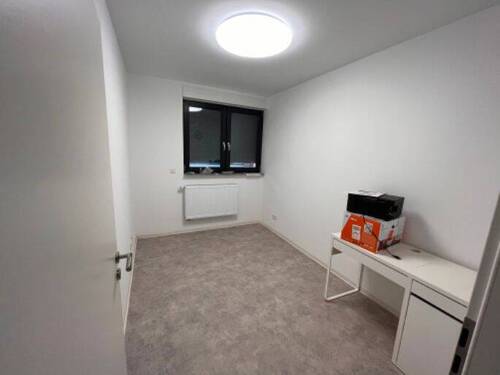 Bild 1 - KERNSANIERTES Möbliertes Büro mit Küche in Eppelheim: Offener Arbeitsplatz