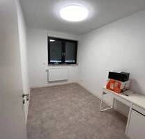 KERNSANIERTES Möbliertes Büro mit Küche in Eppelheim: Offener Arbeitsplatz