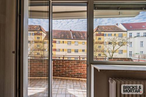 Loggia mit Markise - 3 Zimmer Etagenwohnung in Berlin