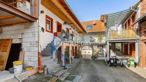 Außenansicht 6 - 2 Zimmer Mehrfamilienhaus, Wohnhaus in Annweiler