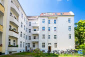 MARKELS_3 - Steglitzer Bestlage: Sanierte 3-Zimmer-Gründerzeit-Wohnung mit Aufzug - Balkon - hochwertiges Bad