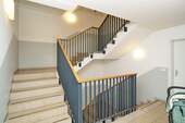 Treppenhaus - 2 Zimmer Etagenwohnung zur Miete in Dresden