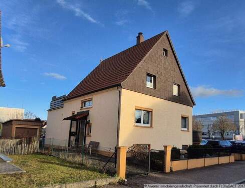 Zweifamilienhaus - 5 Zimmer Mehrfamilienhaus, Wohnhaus zum Kaufen in Aalen