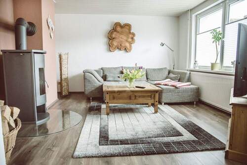 Wohnzimmer - 5 Zimmer Mehrfamilienhaus, Wohnhaus in Melbeck