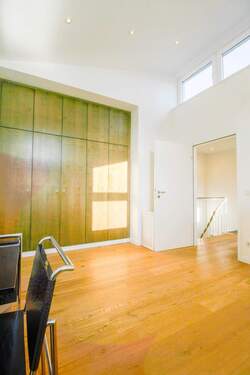 Schlafzimmer 2 mit Plateaudecke - 