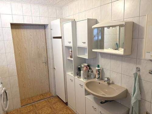 Bad mit ebenerdiger Dusche - 