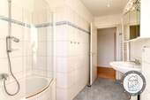 Helles Badezimmer - 