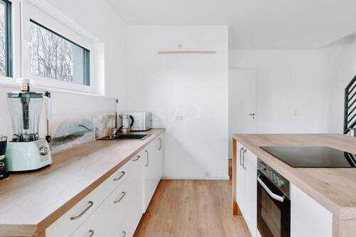 Einbauküche mit integriertem Geschirrspüler - 