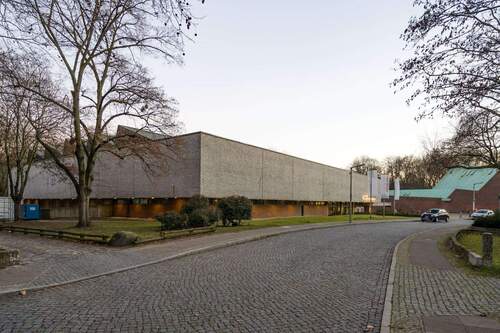 Nebenan: Akademie der Künste - 