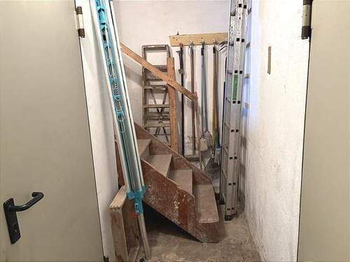 Treppenaufgang Garage - 