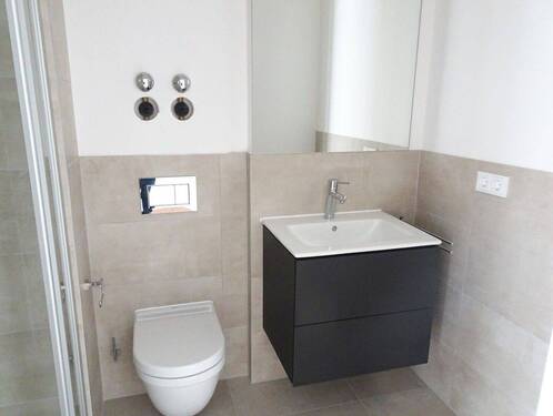 Bad mit Dusche - 