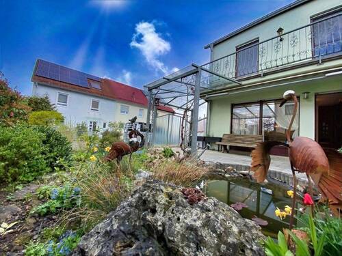 Gartenimpressionen - 6 Zimmer Reihenendhaus in Eckental