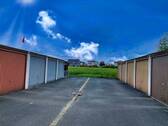 Nahegelegener Garagenhof - 