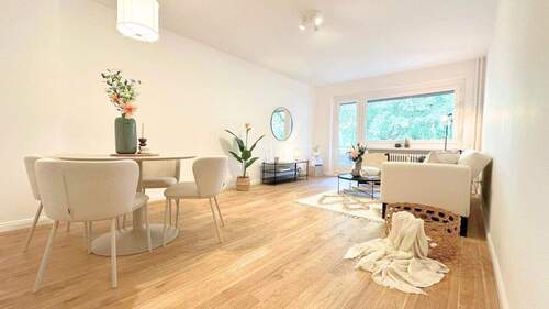 Wohnzimmer - 2 Zimmer Etagenwohnung zum Kaufen in Hamburg