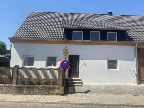 ansicht.jpeg - Großes Einfamilienhaus mit Garten zu vermieten!