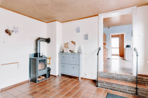 Flur im Nebengebäude mit Kaminanschluss - 